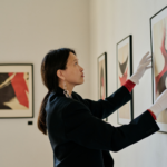 vale a pena comprar arte em galeria